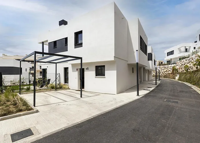 061 Brand New 2 Bed La Cala Townhouse, Sea Views